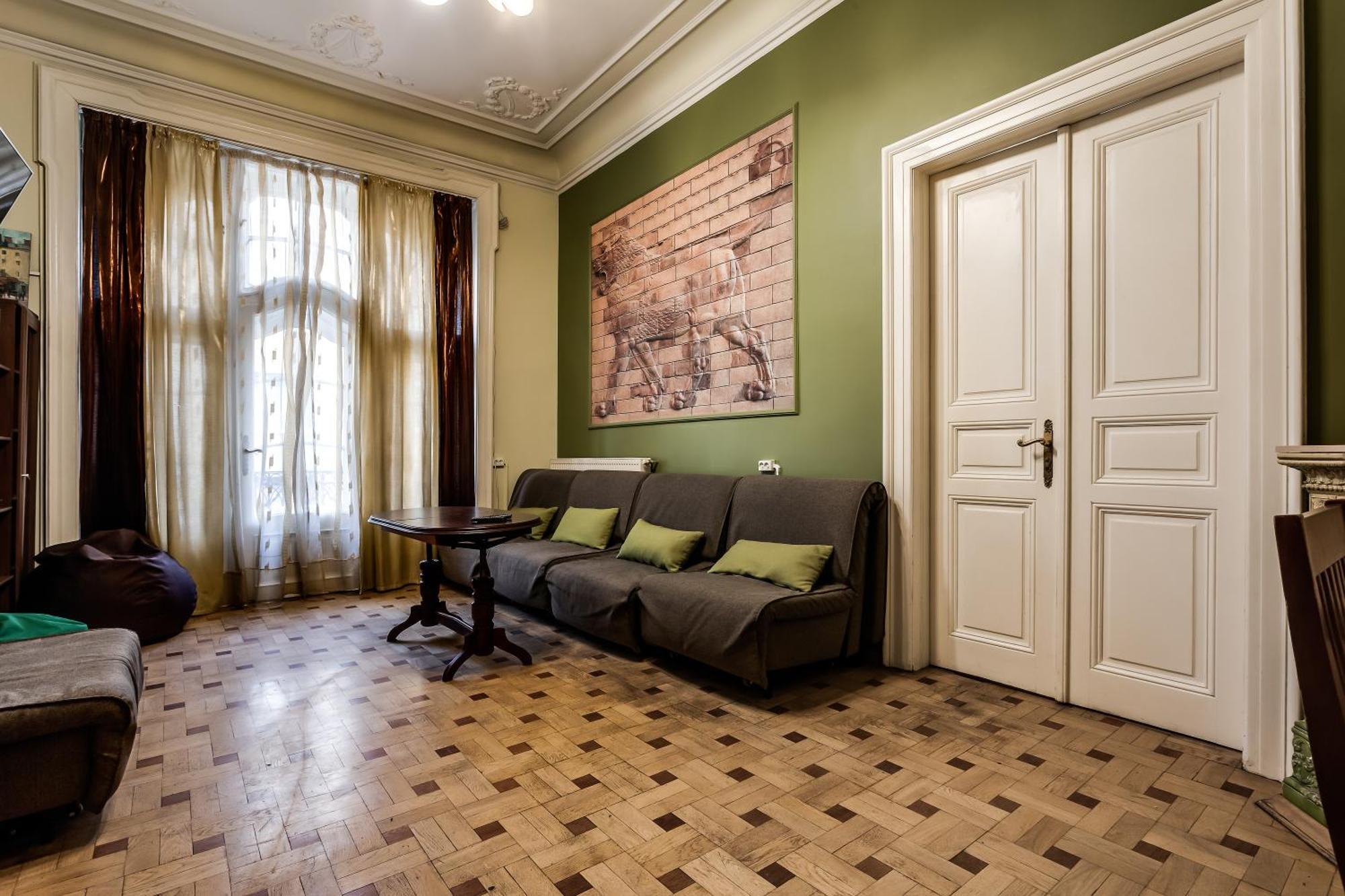 Leosphere Hostel Lwów Zewnętrze zdjęcie