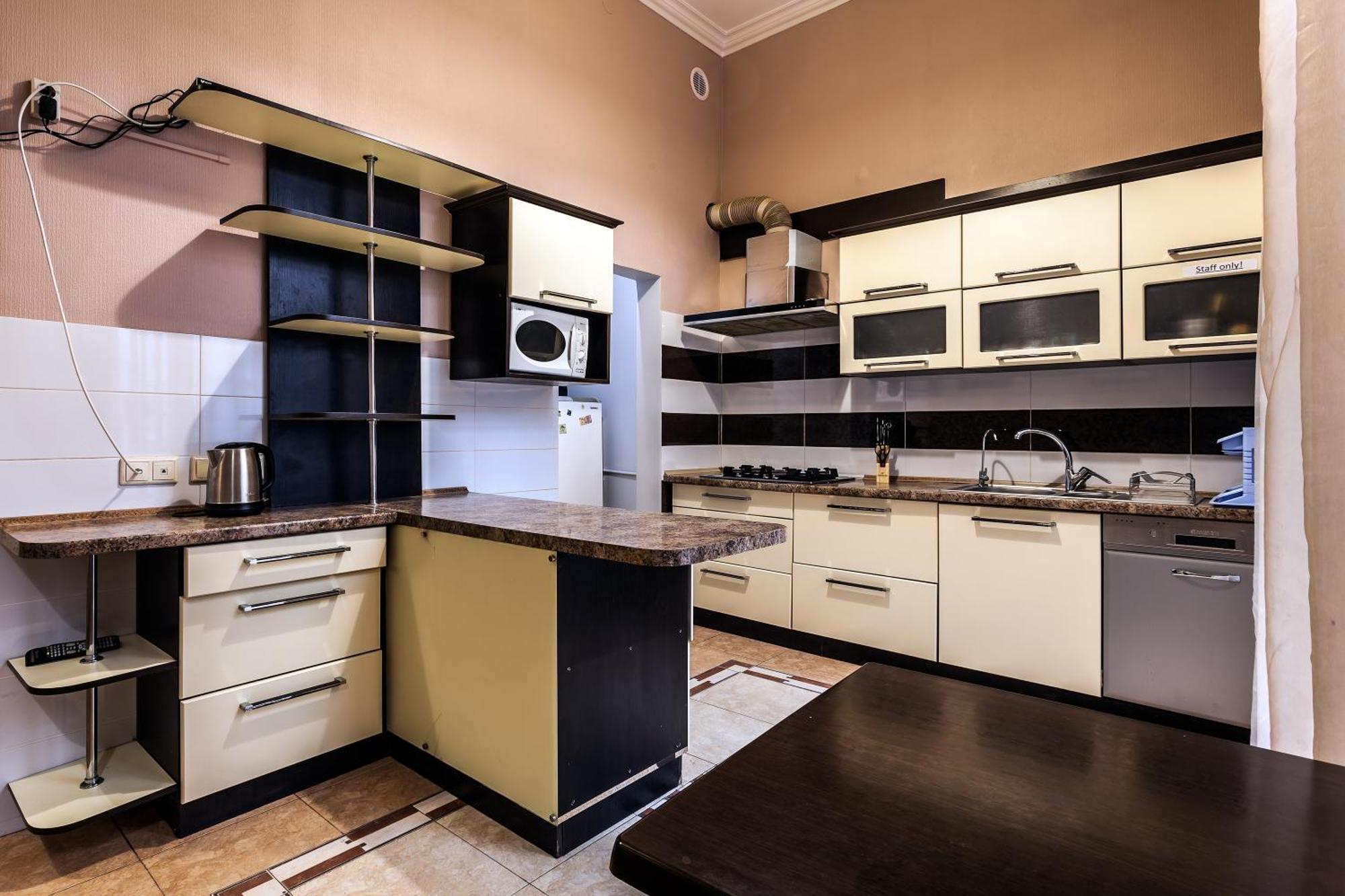 Leosphere Hostel Lwów Zewnętrze zdjęcie