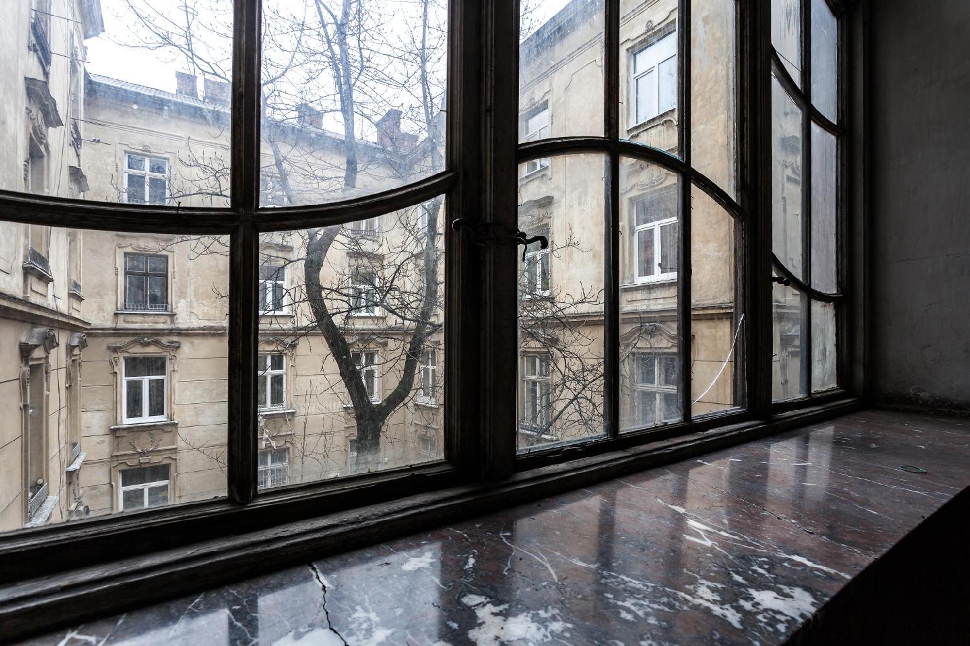 Leosphere Hostel Lwów Zewnętrze zdjęcie