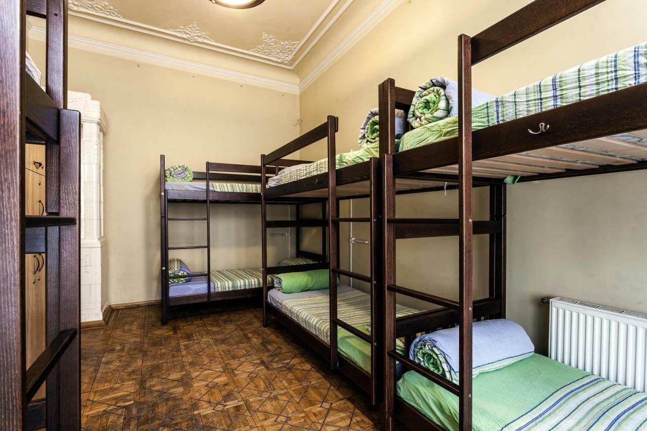 Leosphere Hostel Lwów Zewnętrze zdjęcie